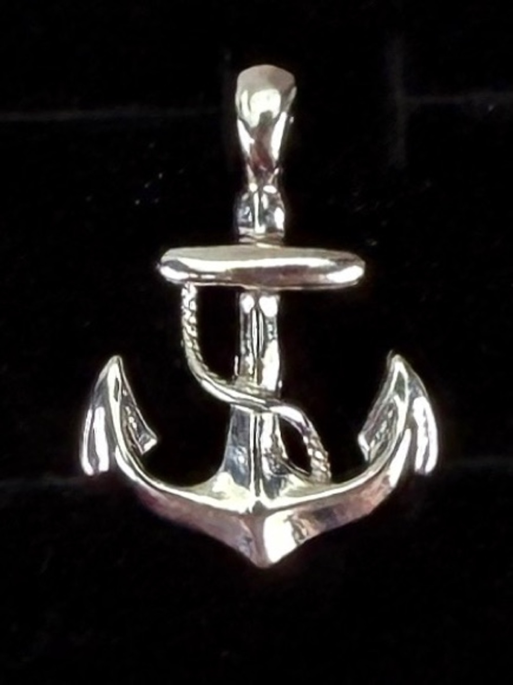 Pretty Silvertone nautical anchor pendant + Free 16” cord necklace